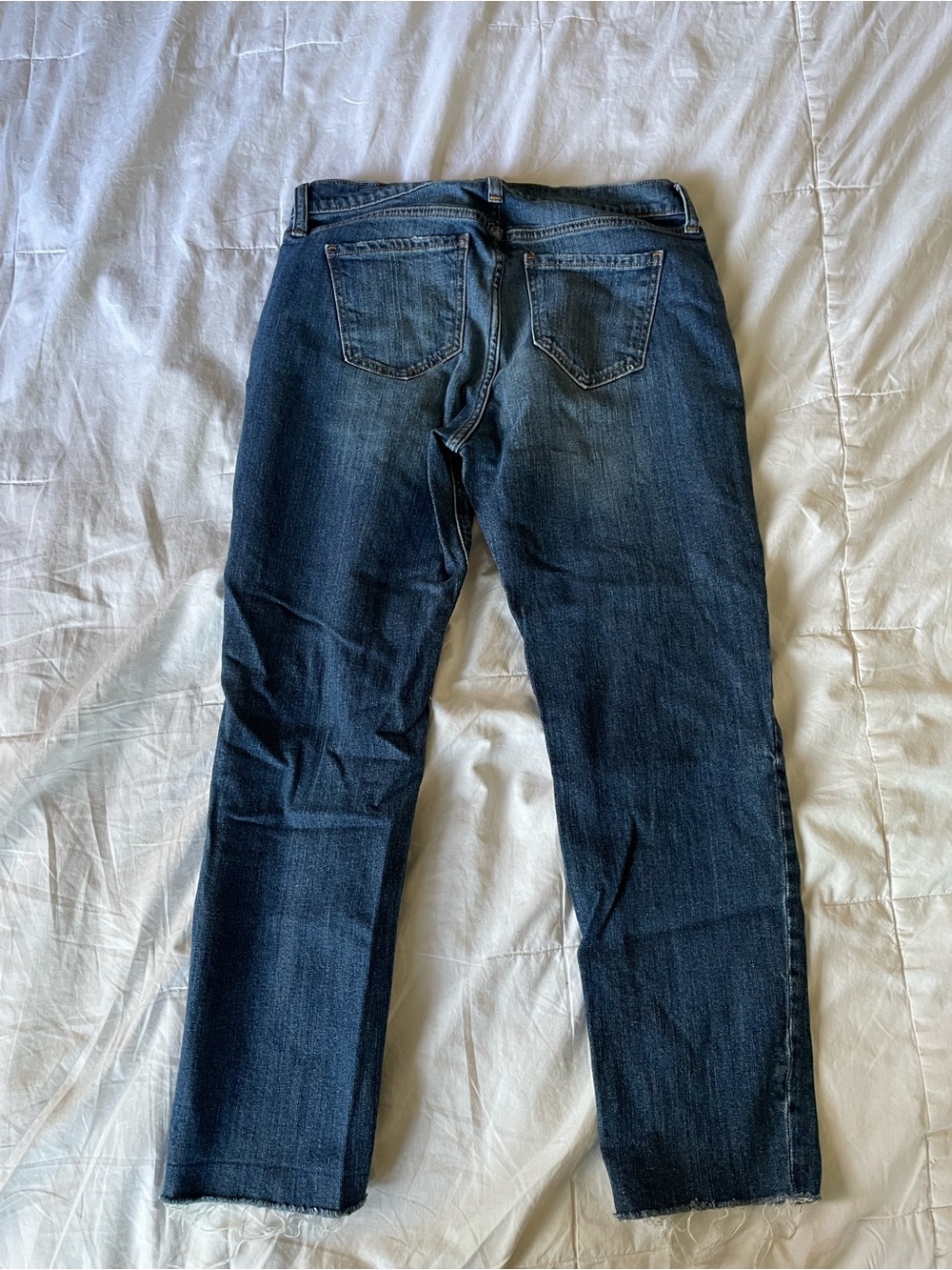 Old Navy Women's Blue Distressed Boyfriend Jeans Size 4 short - Picture 3 of 5